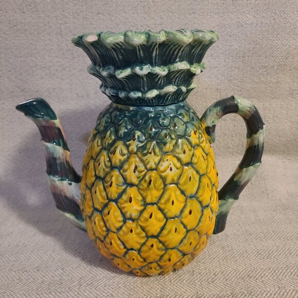 World Bazaars, Inc. Pineapple teapot with lid - Picture 3 of 9